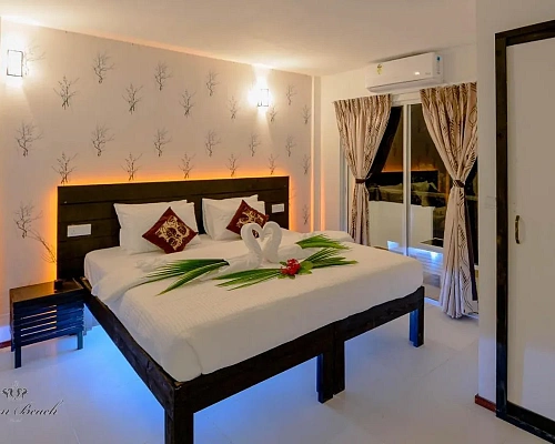 Crown Beach Hotel фото 0